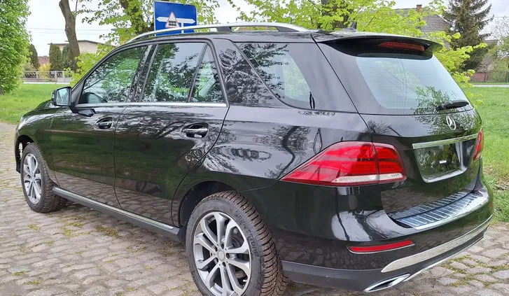 samochody osobowe Mercedes-Benz GLE cena 66600 przebieg: 141993, rok produkcji 2016 z Żelechów